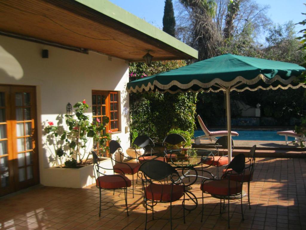 Village Green Guest House Randburg Екстериор снимка